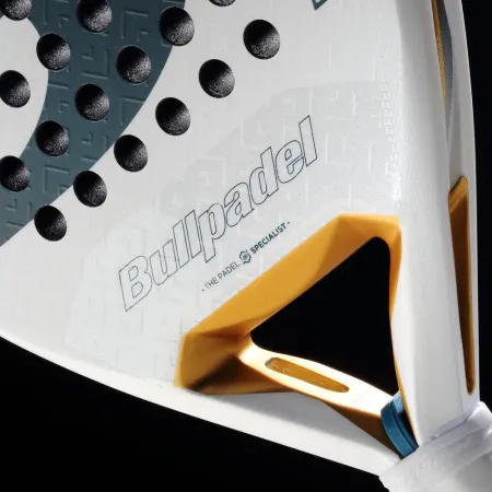 Ракетка для падела BULLPADEL Pearl 26, 493804, для профессионалов, карбон, бело-серый за 35&nbsp;929.50 ₽ купить в Мурманске